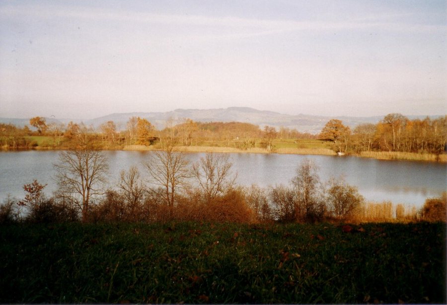 File:Uebeschisee05.jpg