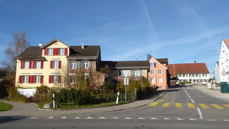 File:Rossrüti Abzweigung Braunauerstrasse.jpg