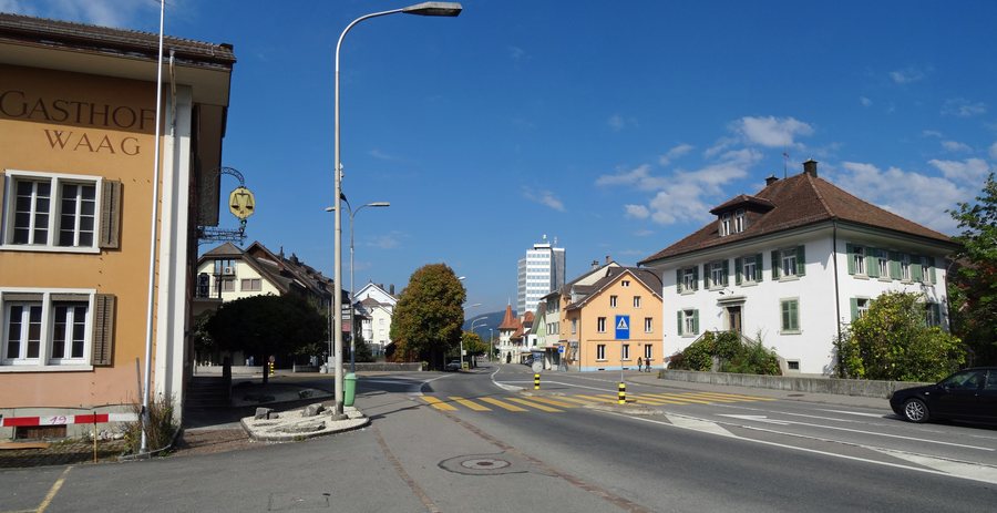 File:MenzikenZentrum.jpg
