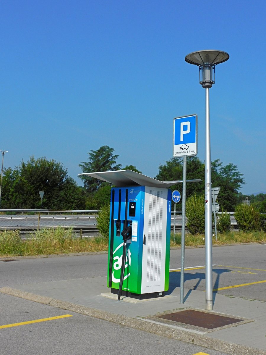 File:Coldrerio Est postazione ricarica AET Gofast 20240812.jpg
