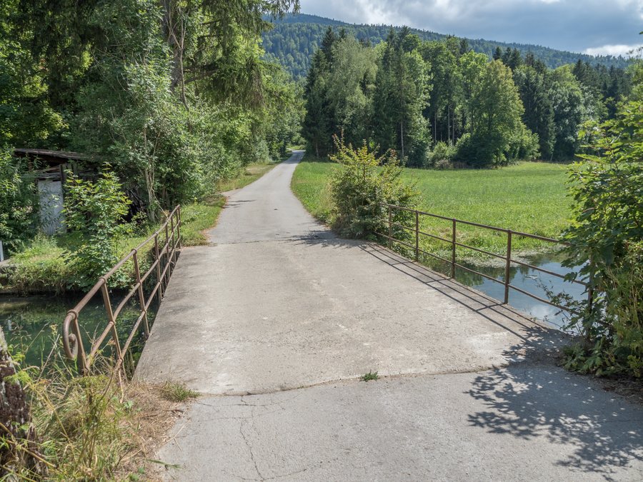 Chemin des Bains bridge over the Schüss, Cormoret
