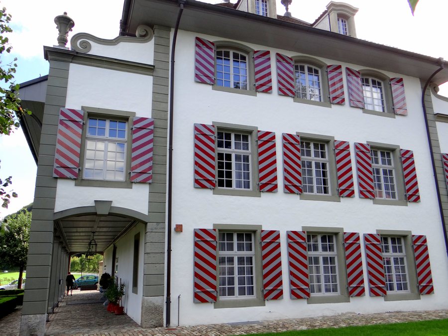 File:Schloss Kehrsatz 03.JPG