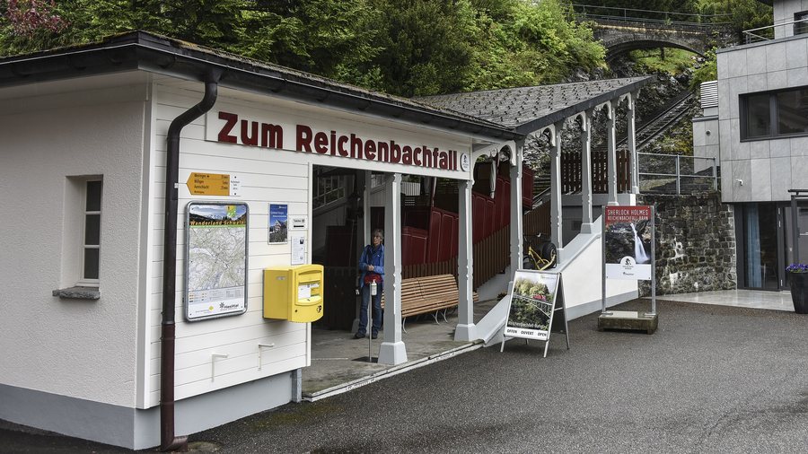 File:Schattenhalb Reichenbachfall-Bahn 7-05-2024 10-43-16.jpg