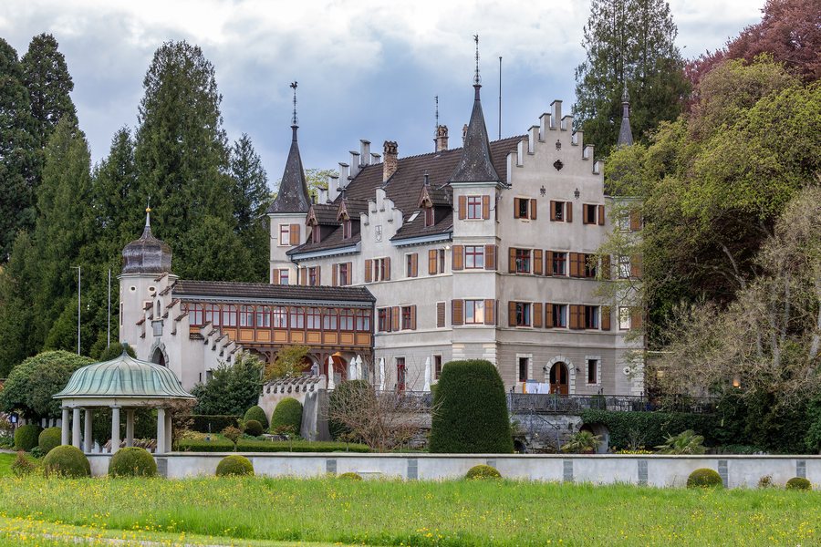 File:Seeburg(park) in Kreuzlingen (2016).jpg