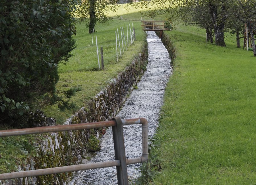 File:Feissibach bei Niederstocken.jpg
