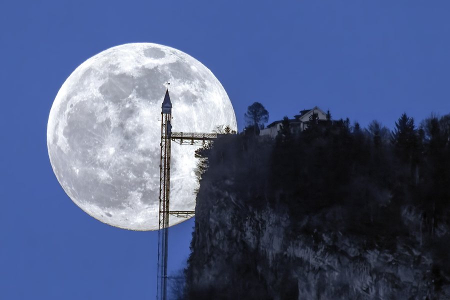 File:CH.LU.Kastanienbaum Hammetschwand-Elevator 1118 3x2-R 5K.jpg