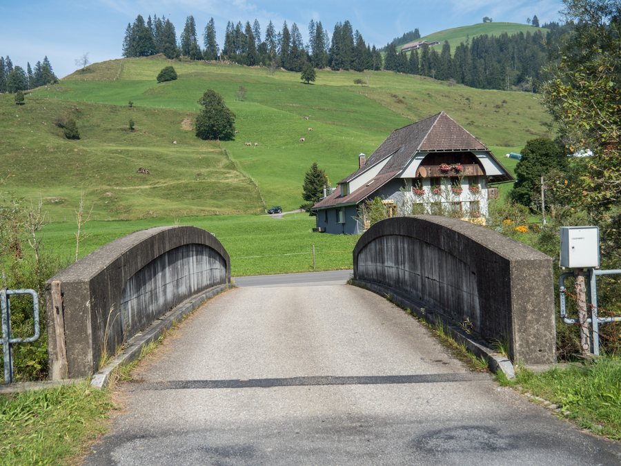 File:Bödeli-Brücke über die Emme, Bumbach BE 20210922-jag9889.jpg