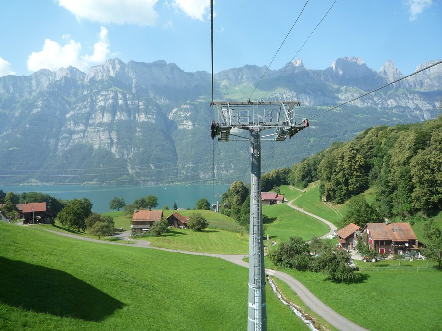 File:Gondelbahn Unterterzen–Oberterzen 01.jpg