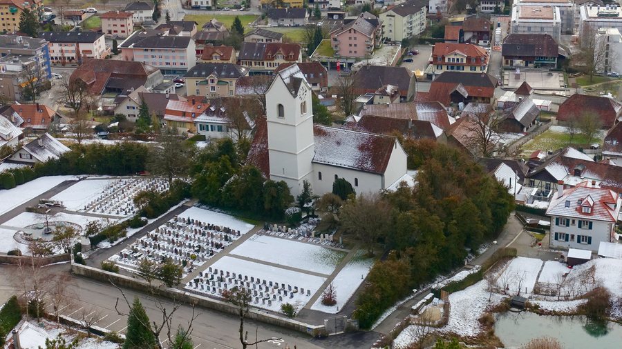 File:Franzoseneinfall (Schweiz) - 1798 - Pieterlen - Ortskern mit Kirche.jpg