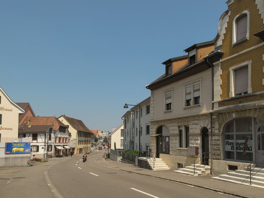 File:Aesch, straatzicht2 foto1 2013-07-20 12.30.jpg