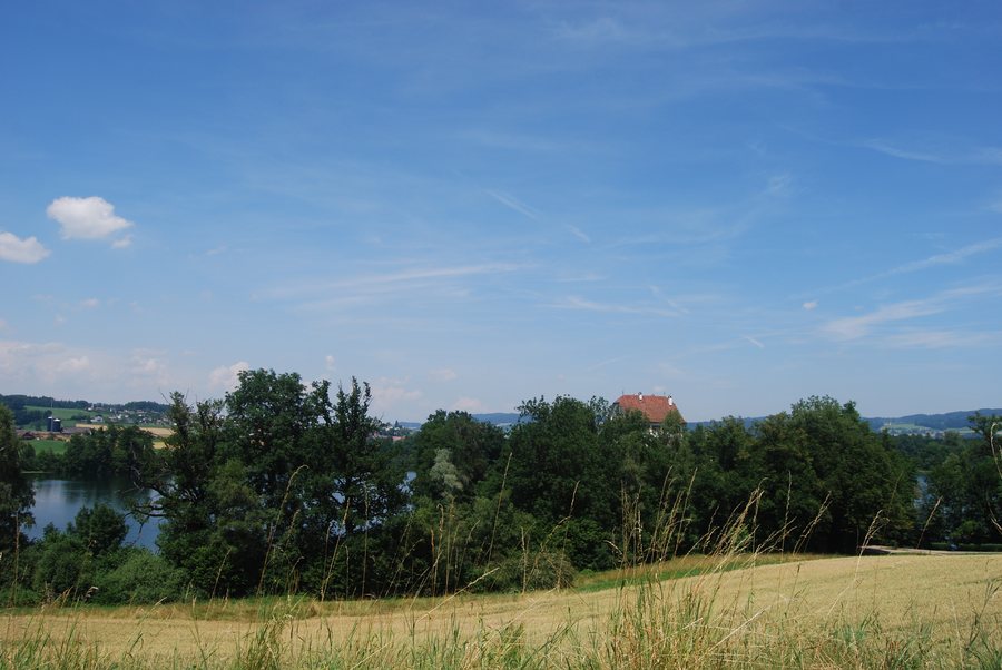 File:Mauensee lago kaj kastelo 005.jpg