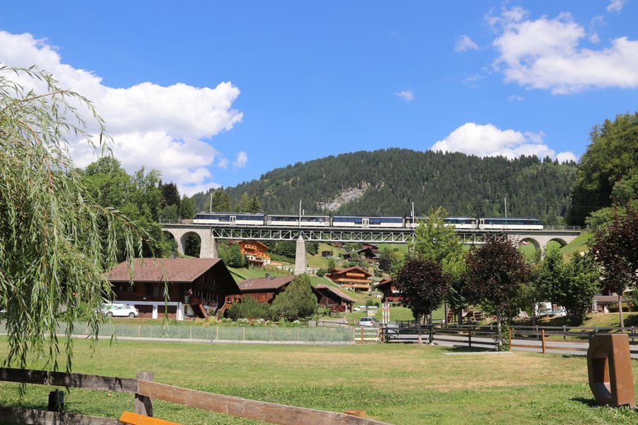 File:Gstaad 20220801E020 9204-217-231-111-116.jpg