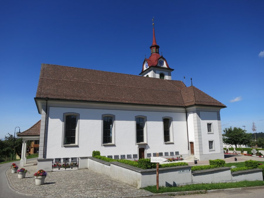 File:Menzberg Kirche.JPG