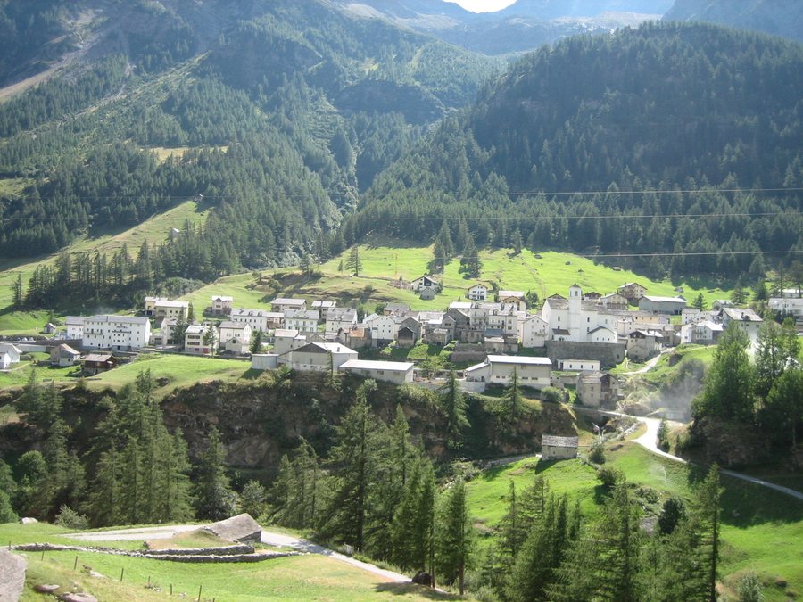 File:Simplon Dorf.jpg