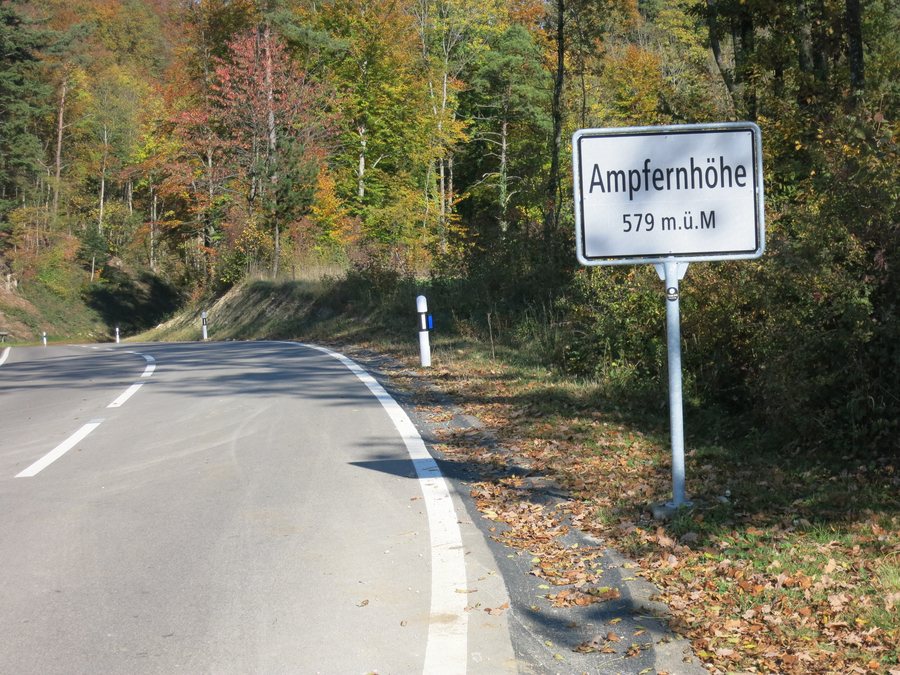 File:Ampfernhöhe 579m.jpg