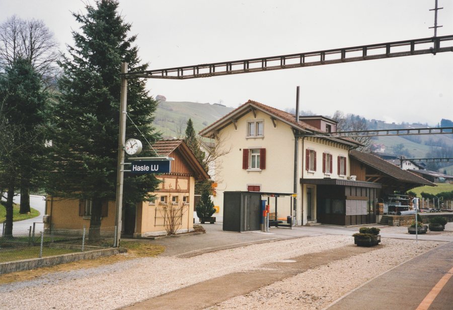 Hasle LU station building with goods shed and ancillary building