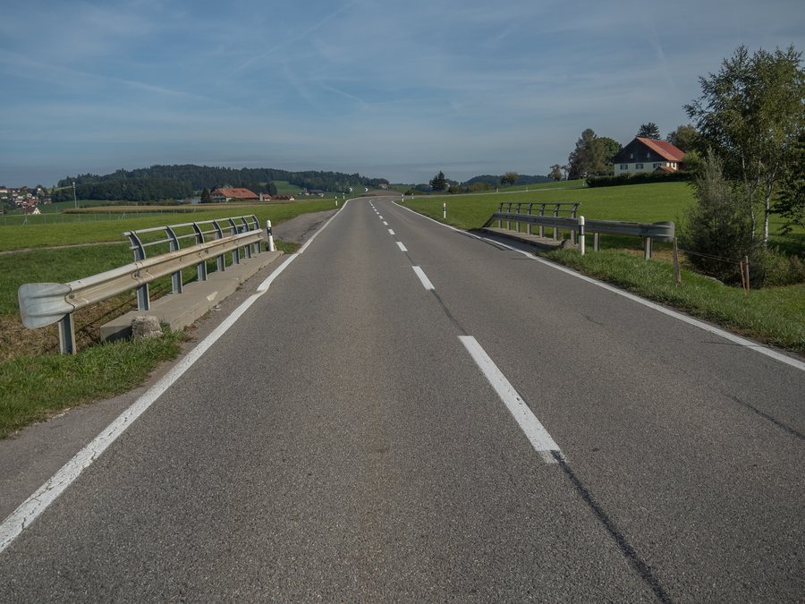 File:Route de Bulle-Brücke über die Broye, Semsales FR 20220923-jag9889.jpg