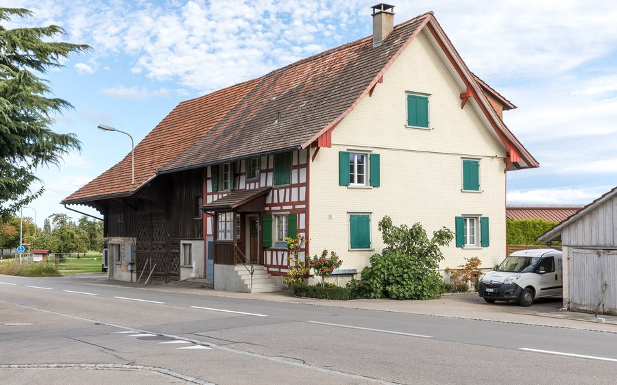 File:Uttwilerstrasse 10 in Dozwil TG.jpg