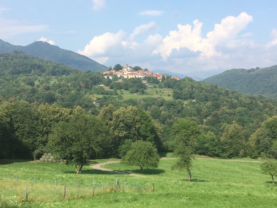 File:Breno, Malcantone, Ticino (Switzerland).jpg