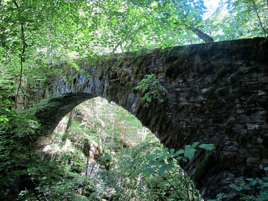 File:Brücke Linescio.JPG