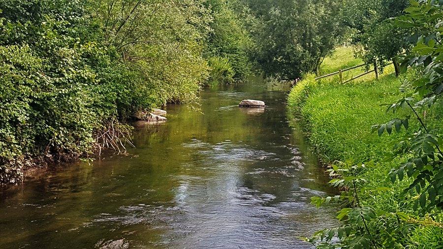 File:Suhre bei Staffelbach.jpg