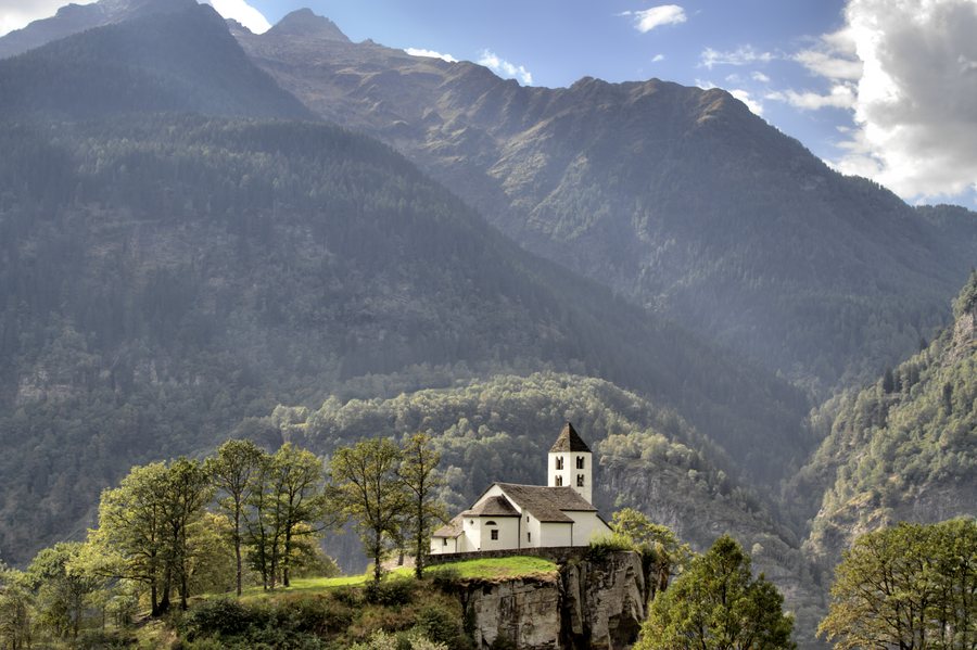 File:CalonicoKirche06 HDR.jpg