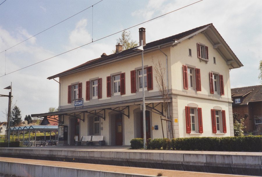 Uttwil, Stationsgebäude, Bahnseite