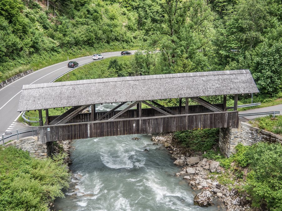 File:Brüggmatte-Brücke über die Simme, Oberwil im Simmental BE 20220604-jag9889.jpg
