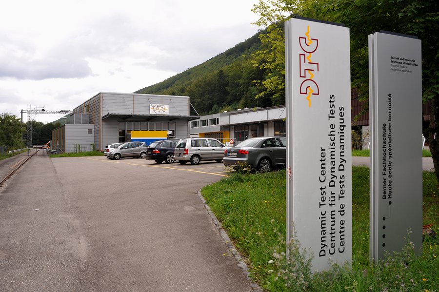 File:BFH Biel, DTC Gebaeude Vauffelin 01 09.jpg
