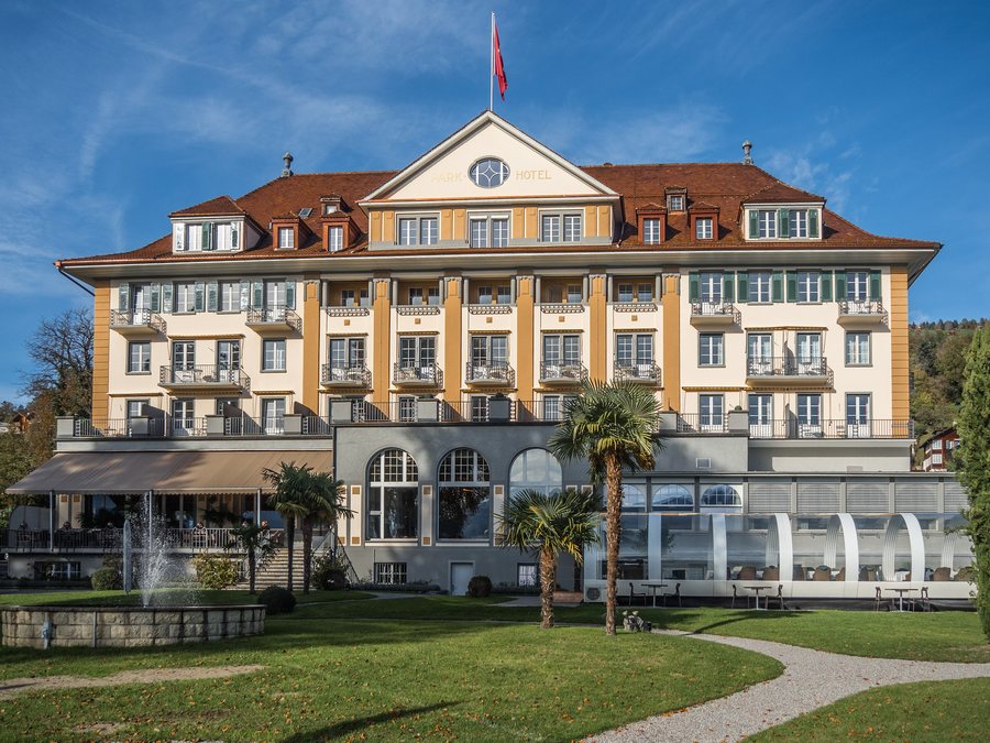File:Parkhotel, Gunten BE 20221108-jag9889 (straightened).jpg