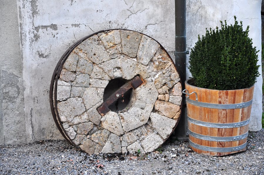 File:Otelfingen - Untermühle mit ehemaliger Brauerei, Mühlegasse 2 2011-09-13 18-43-38.JPG