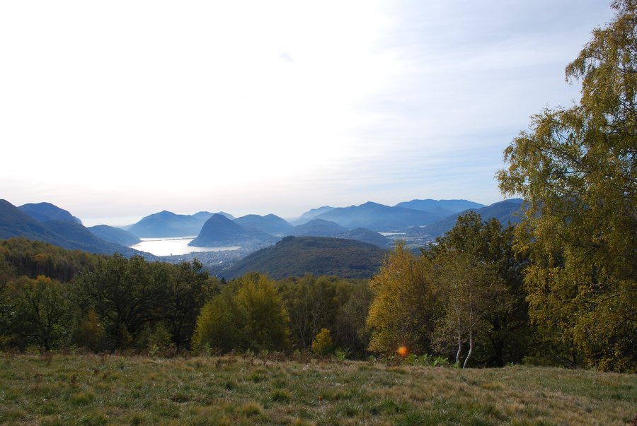 File:Il Luganese visto dai M.ti di Roveredo - panoramio.jpg